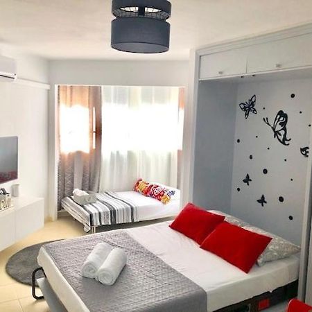 Ferienwohnung Studio In The Center Of Torremolinos Exterior foto