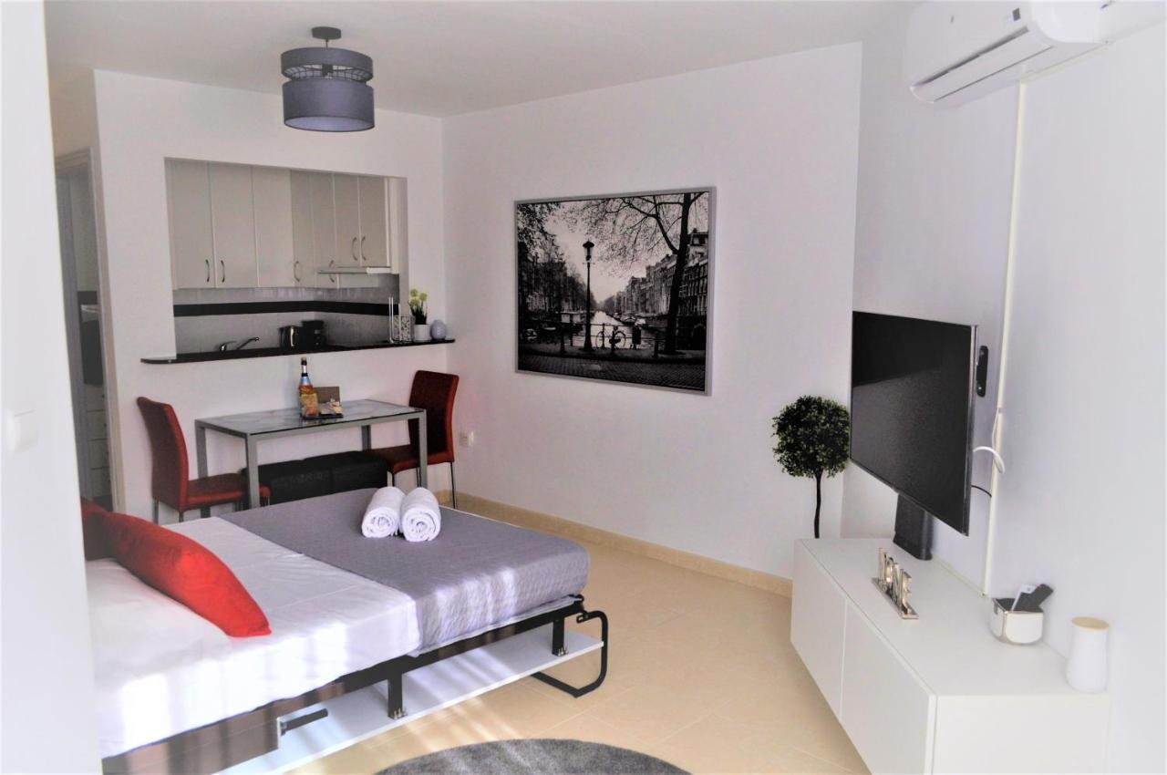 Ferienwohnung Studio In The Center Of Torremolinos Exterior foto